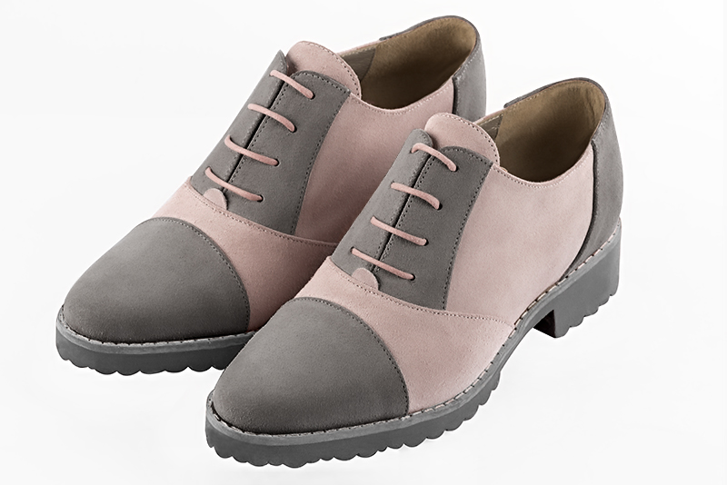 Pebble grey and powder pink women's casual lace-up shoes. Round toe. Flat rubber soles. Front view - Florence KOOIJMAN